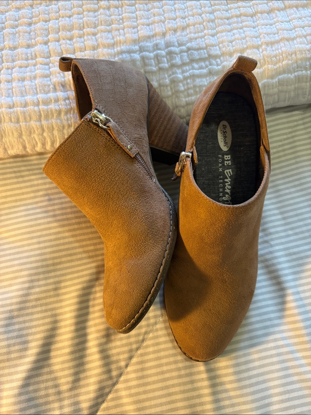 Dr. Scholl's Women’s Size 7 Ankle Booties with side zip.